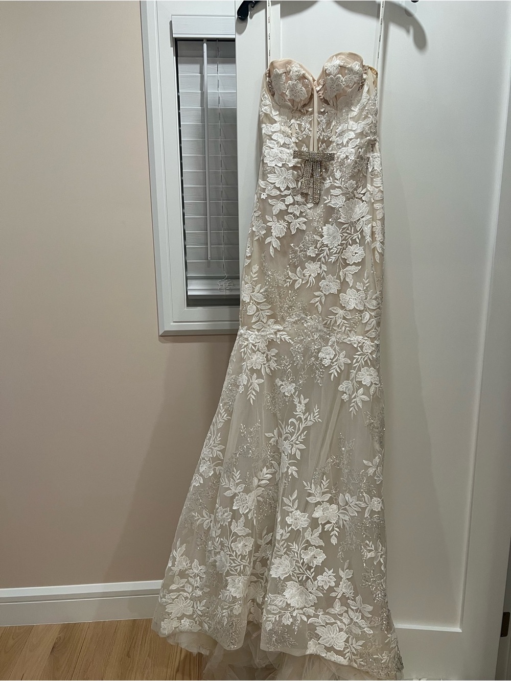 Berta wedding dress with detachable sleeves - Picture 6 of 15